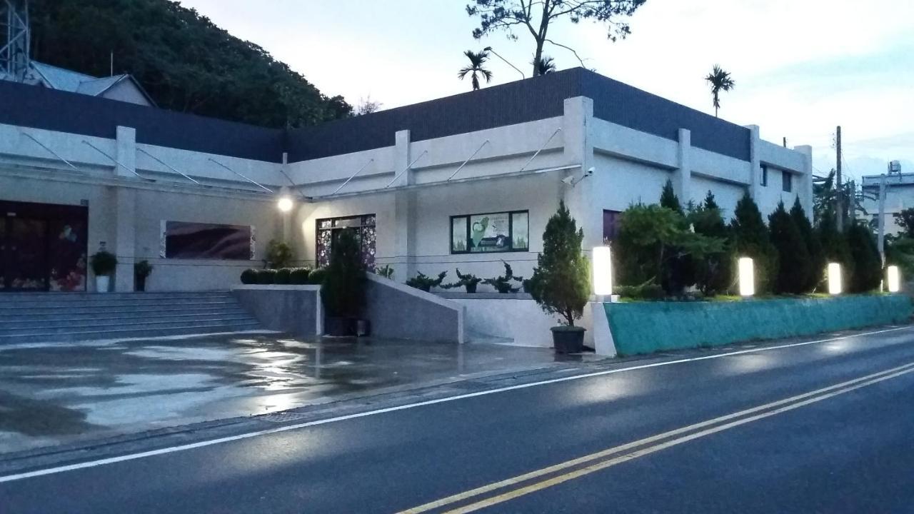 Sun Moon Lake Jinlongshan BnB Yuchi Bagian luar foto