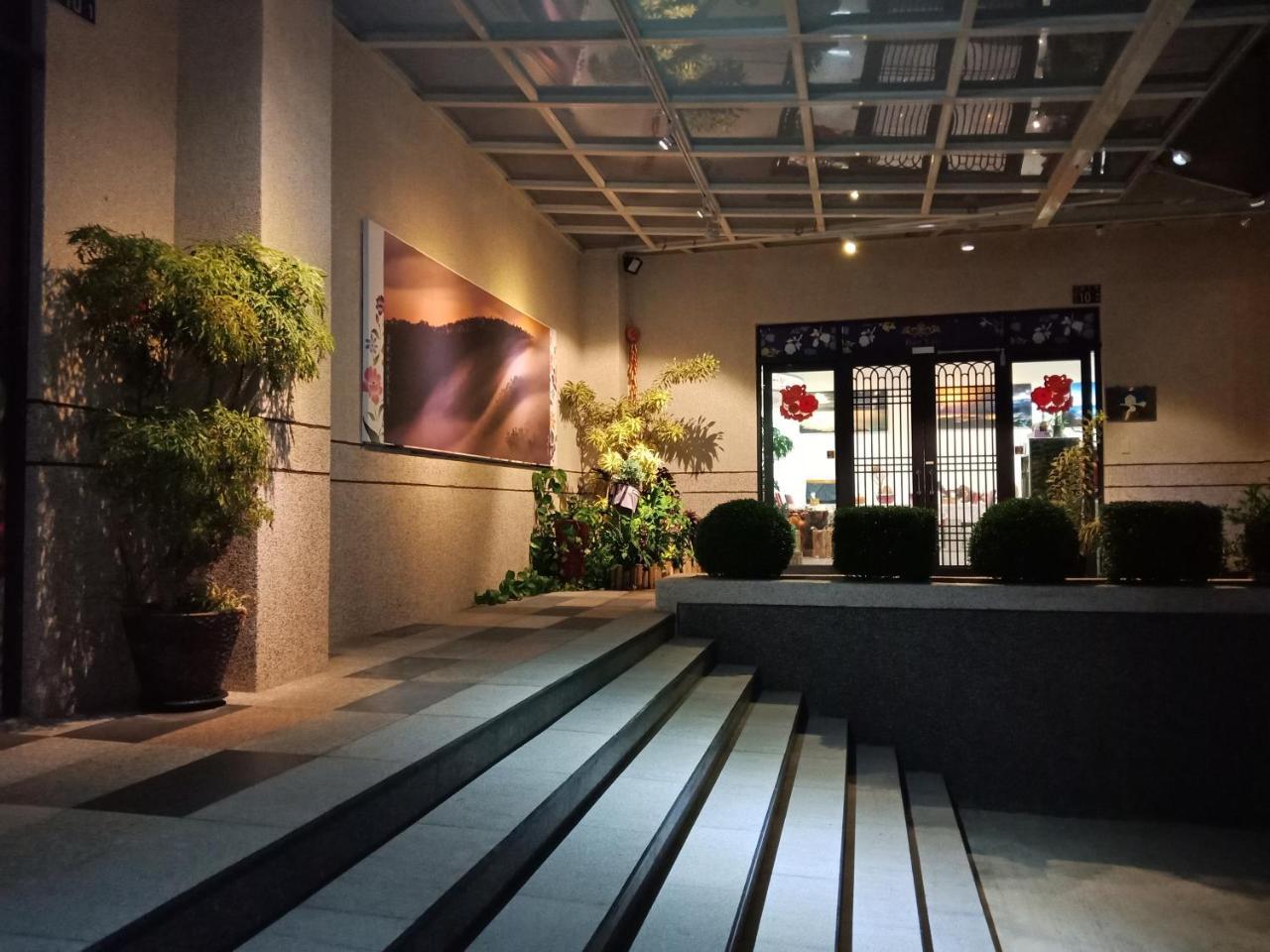 Sun Moon Lake Jinlongshan BnB Yuchi Bagian luar foto